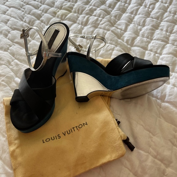 Louis Vuitton Wedge Heels size 6.5 like new - Picture 9 of 10